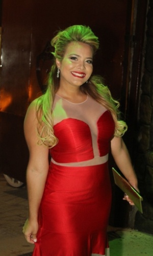 10.fev.2014 - Geisy Arruda marca presença na festa de aniversário de Cauby Peixoto, no Buffet Monte Castello, em São Paulo. Ela chamou a atenção pelo decote e vestido transparente