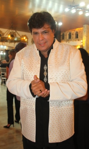 10.fev.2014 - Sidney Magal prestigia a festa de aniversário de Cauby Peixoto, no Buffet Monte Castello, em São Paulo