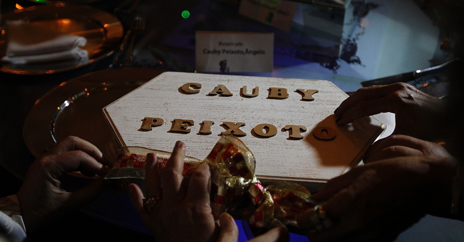 10.fev.2014 - Detalhes das homenagens a Cauby Peixoto