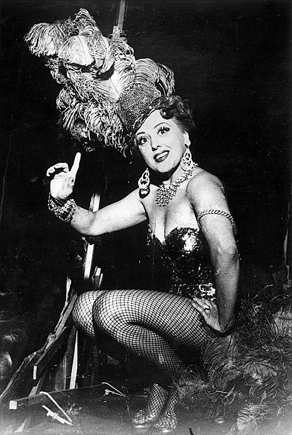 Década de 1940: A atriz e cantora carioca Virgínia Lane, nos tempos de vedete. Na época, ela recebeu o título de "A Vedete do Brasil", dado pelo Presidente Getúlio Vargas - Reprodução