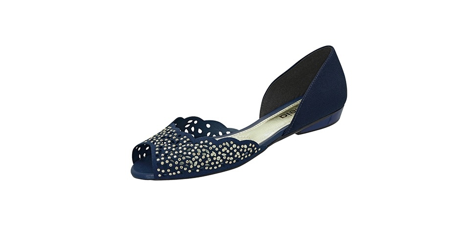 Sapato rasteiro azul com aplicações; R$ 89,90, na Azaleia (www.azaleia.com.br). Preço pesquisado em fevereiro de 2014 e sujeito a alterações - Divulgação