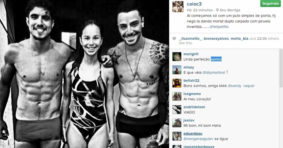 13.fev.2014 - Caio Castro postou uma foto em seu Instagram de sunga ao lado de uma menina e de Felipe Titto. Os atores exibiram os abdomes sarados.