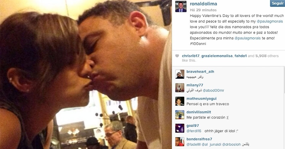14.fev.2014 - No Dia dos Namorados gringo, Ronaldo Fenômeno postou uma foto no Instagram beijando a namorada, a DJ Paula Morais