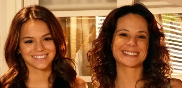 Onze anos após "Mulheres Apaixonadas", Bruna Marquezine e Vanessa Gerbelli voltam a contracenar juntas "Em Família"