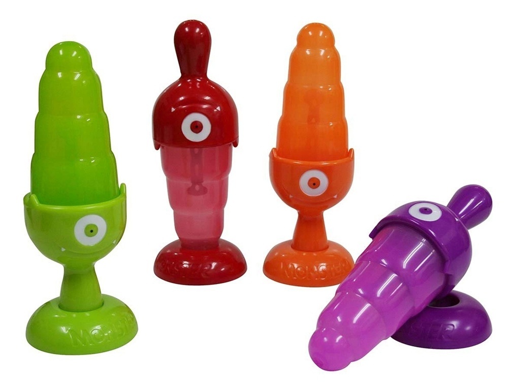 Em plástico, o suporte para picolé Monstrinho é indicado para a produção caseira de sorvetes refrescantes e divertidos. O conjunto com quatro peças coloridas está à venda na Loopday (www.loopday.com.br) por R$ 49,90 - Divulgação