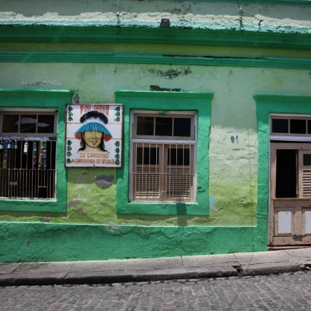 A famosa casa na Rua do Amparo em Olinda, onde é produzida a bebida - Roberta Guimaraes/ysoke - Roberta Guimaraes/UOL