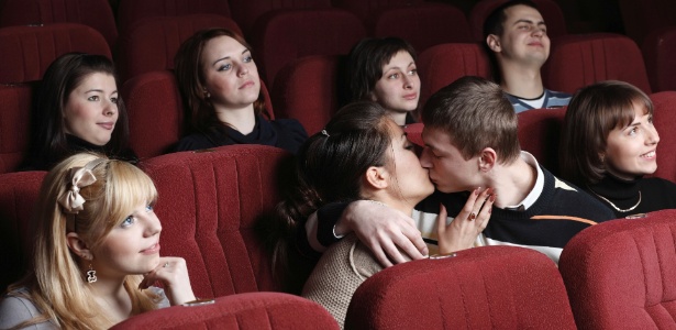 Segundo estudo, assistir a esse tipo de filme tem efeito semelhante à terapia de casal - Getty Images/iStockphoto