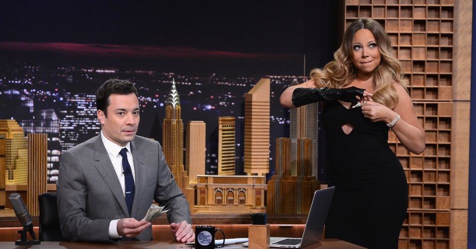 17.fev.2014 - Mariah Carey visita o "The Tonight Show" apresentado por Jimmy Fallon no Rockefeller Center, em Nova York