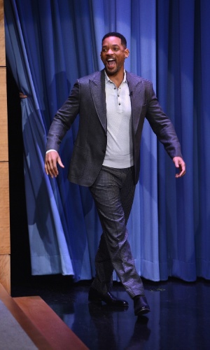 17.fev.2014 - Will Smith visita o "The Tonight Show" apresentado por Jimmy Fallon no Rockefeller Center, em Nova York