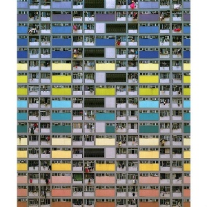 Em vez de receber um nome, cada imagem é numerada, refletindo o anonimato inerente a grandes cidades como Hong Kong - Michael Wolf