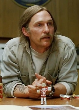 Matthew McConaughey em cenas de "True Detective"