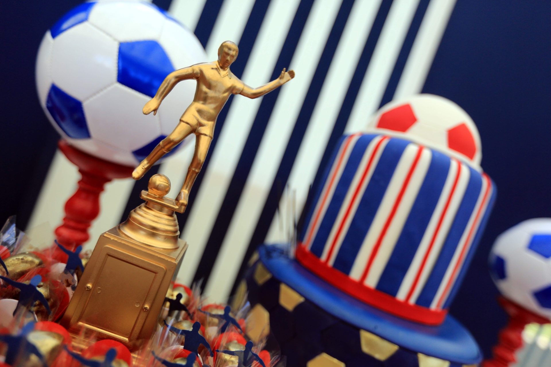 As cores do time Bahia serviram para decoração esse aniversário de oito anos, realizado na Arena Fonte Nova, em Salvador - Ulisses Dumas/Agência Bapress