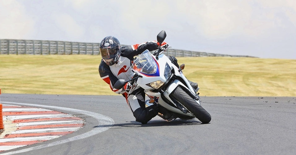 Honda CBR 500R - Divulgação