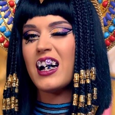 Katy Perry no clipe de "Dark Horse"  - Reprodução