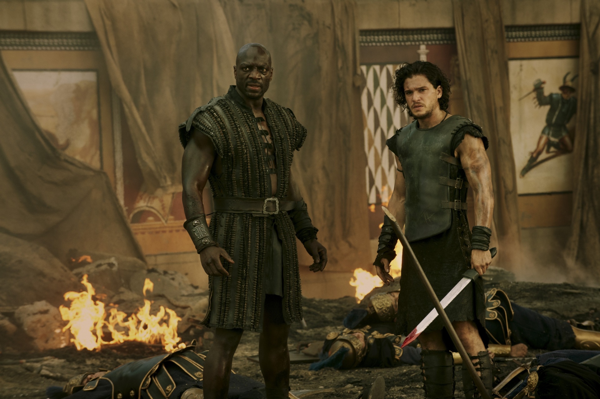 Adewale Akinnuoye e Kit Harington em cena de "Pompeia", do diretor Paul W.S. Anderson - Imagem Filmes/Divulgação