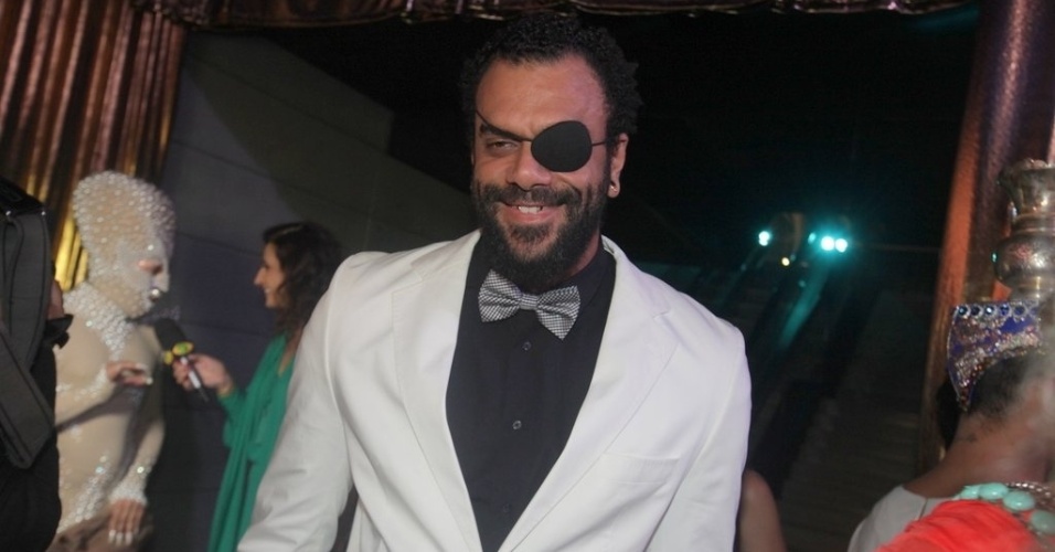 20.fev.2014 - O ex-BBB Allan marca presença no baile de Carnaval da revista "Vogue", em São Paulo