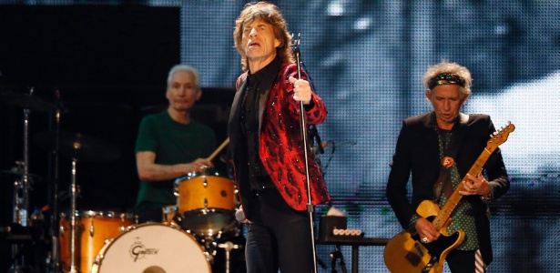 Mick Jagger, Charlie Watts e Keith Richards, do Rolling Stones, durante show em Abu Dhabi, em fevereiro - Stringer/Reuters