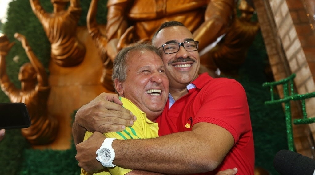 18.02.2014 - Zico visita o barracão da Imperatriz Leopoldinense - Fernando Maia/UOL