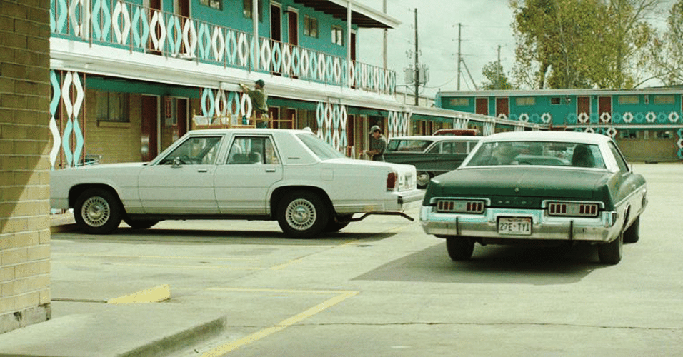Ford LTD Crown Victoria 1988 e Dodge Monaco 1974 - Reprodução