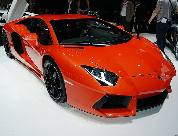Empresário teria vendido seu Lamborghini Aventador, semelhante ao da foto - Divulgação
