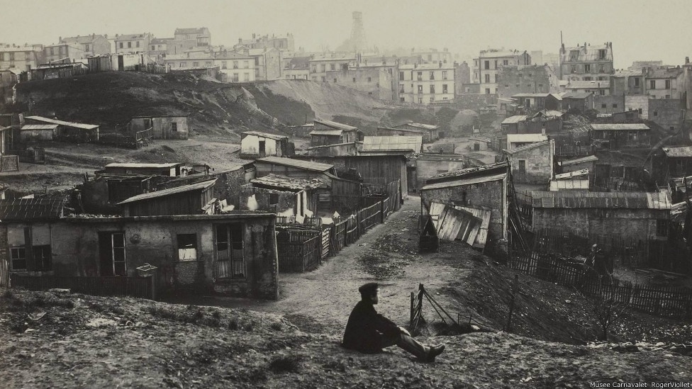 Foto que faz parte da exposição "Charles Marville: Fotógrafo de Paris". Marville foi contratado como fotógrafo oficial para registrar a reforma radical pela qual a cidade passou no século XIX - The Metropolitan Museum of Art, New York