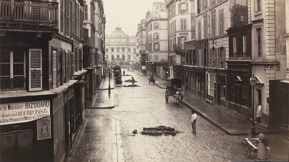 Foto que faz parte da exposição "Charles Marville: Fotógrafo de Paris". Marville foi contratado como fotógrafo oficial para registrar a reforma radical pela qual a cidade passou no século XIX - The Metropolitan Museum of Art, New York