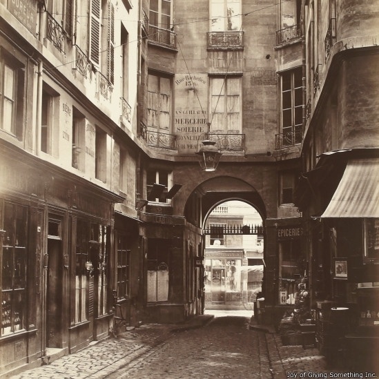 Foto que faz parte da exposição "Charles Marville: Fotógrafo de Paris". Marville foi contratado como fotógrafo oficial para registrar a reforma radical pela qual a cidade passou no século XIX - The Metropolitan Museum of Art, New York