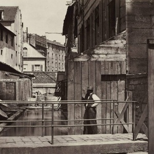 Foto que faz parte da exposição "Charles Marville: Fotógrafo de Paris". Marville foi contratado como fotógrafo oficial para registrar a reforma radical pela qual a cidade passou no século XIX - The Metropolitan Museum of Art, New York