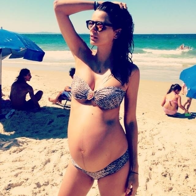 janeiro - Na reta final da gravidez, Fernanda Motta está grávida de uma menina que deve nascer entre fevereiro e março