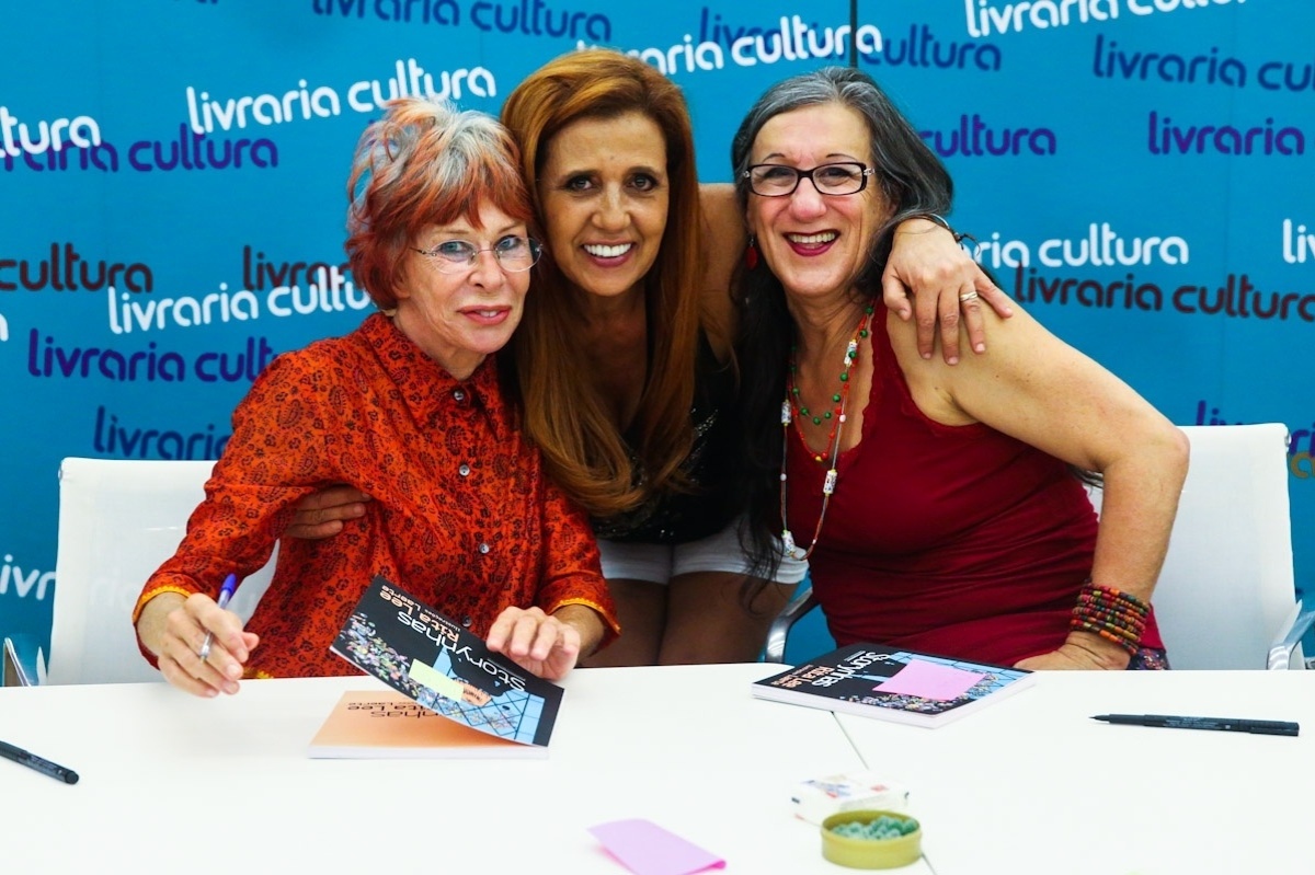 26.fev.2014 - Rita Cadillac no lançamento do livro "Storynhas" (Companhia das Letras), de Laerte e Rita Lee, em livraria de São Paulo. A obra traz histórias que a cantora conta em sua página do Twitter com ilustrações de Laerte - Manuela Scarpa/Photo Rio News
