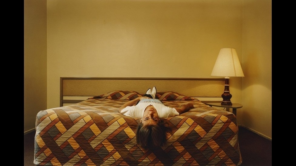 Foto faz parte da série "'Hustlers", do fotógrafo Philip-Lorca diCorcia - Spruth Magers, Berlim/Londres e David Zwirner, Nova York/Londres/Divulgação