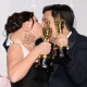 O beijo de Kristen Anderson-Lopez e Robert Lopez Oscar 2014 - Jason Merritt/Getty Images