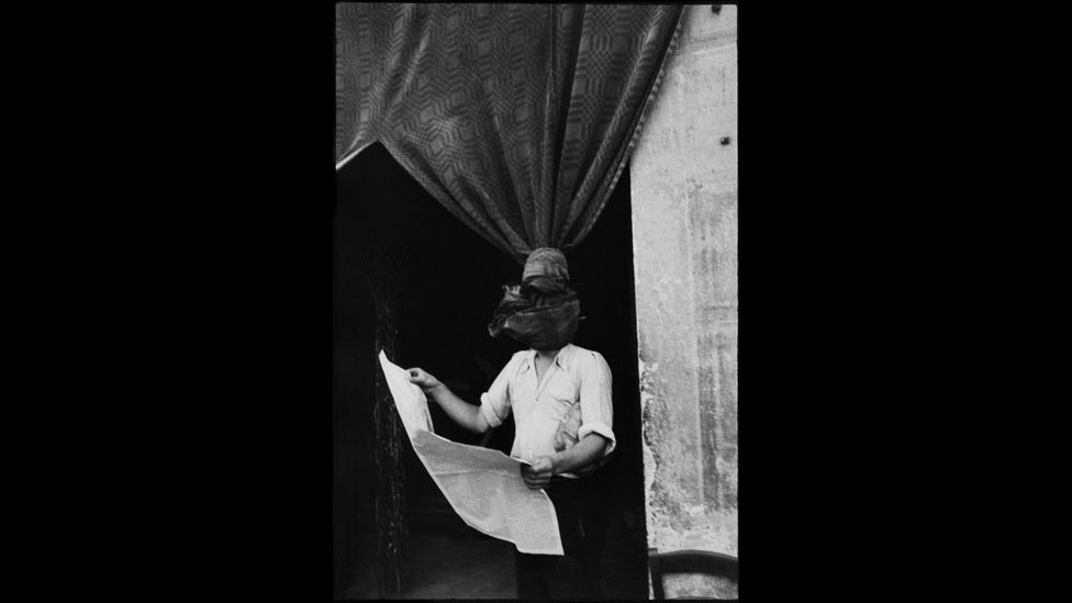 "Livourne, Toscane". registro surrealista de Cartier-Bresson na Toscana, na Itália (1933) - Henri Cartier-Bresson/Magnum Photos/Fondation Henri Cartier-Bresson