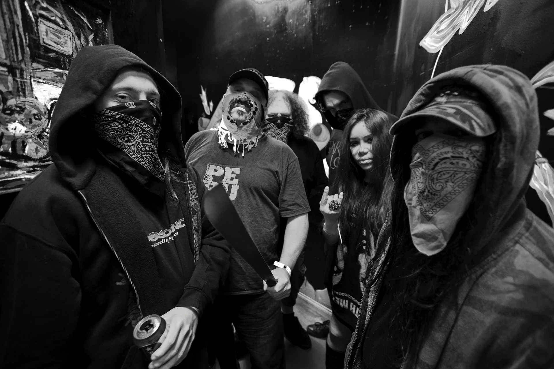 Além de Juan Brujo, que ainda esconde sua identidade, o Brujeria conta com nomes fortes na cena extrema, como Jeff Walker (Carcass) e Shane Embury (Napalm Death) - Divulgação