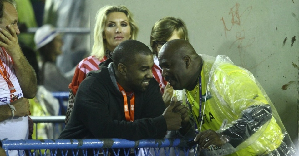 8.mar.2014 - Kanye West assiste aos desfiles no Rio