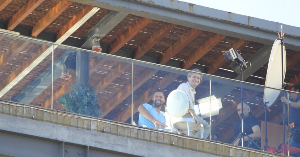 10.mar.2013 - Ricky Martin gravou entrevista com Serginho Groisman nesta segunda, no terraço do hotel onde está hospedado na zona sul do Rio