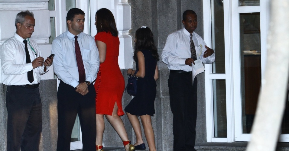 12.mar.2014 - Claudia Raia é fotografada ao chegar no casamento de Latino e Rayanne Morais no Copacabana Palace, no Rio