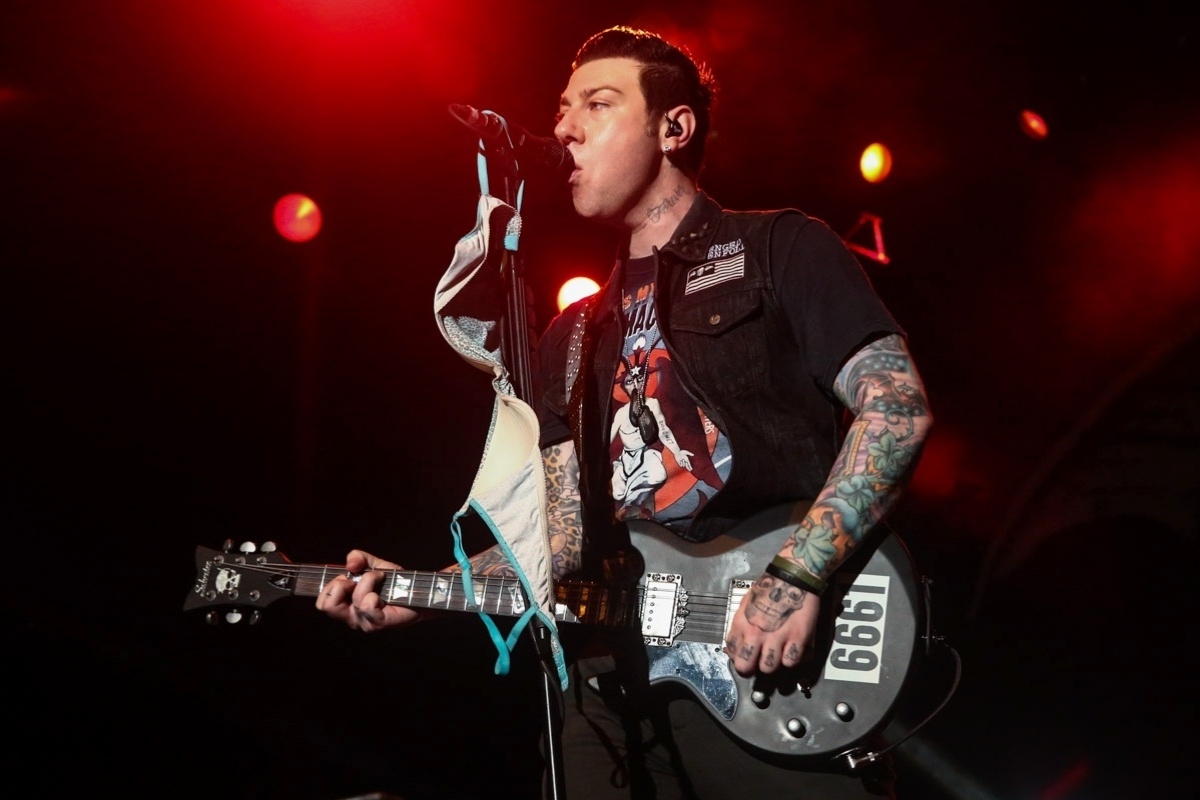 12.mar.2014 - A banda de heavy metal Avenged Sevenfold abre nova temporada de shows no Brasil no Espaço das Américas, em São Paulo. M. Shadows (vocais), Synyster Gates (guitarra), Zacky Vengeance (guitarra), Johnny Christ (baixo) e Arin Ilejay (bateria) ainda voltam à capital paulista no dia 20 de março - Photo Rio News