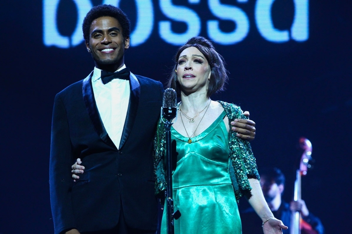 12.mar.2014 - O musical, que acompanha a trajetória da cantora, teve uma sessão com trechos encenados pelo elenco para a imprensa - Manuela Scarpa/Photo Rio News