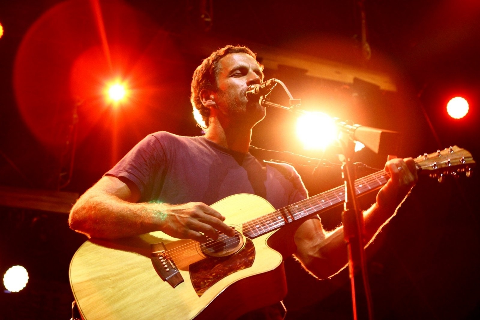 13.mar.2014 - Jack Johnson se apresenta no HSBC Arena na Barra da Tijuca no Rio - RAPHAE MESQUITA / FOTO RIO NEWS