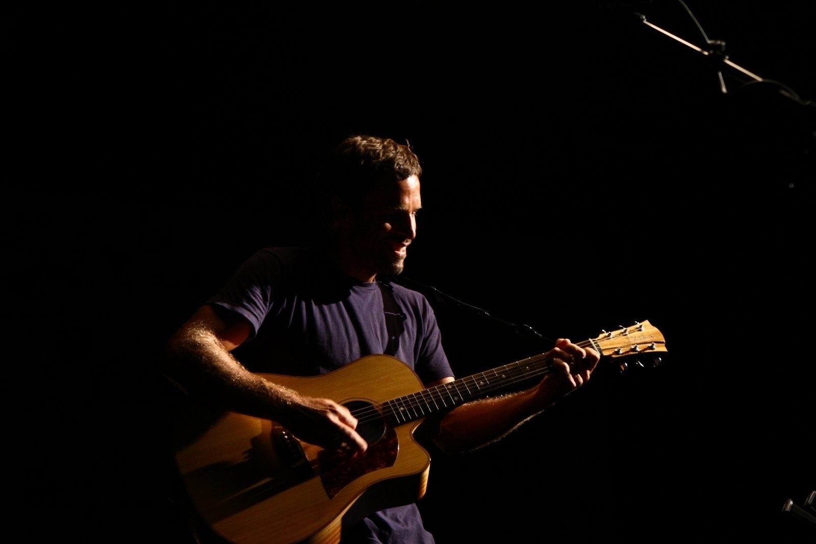 13.mar.2014 - Jack Johnson se apresenta no HSBC Arena na Barra da Tijuca no Rio - RAPHAE MESQUITA / FOTO RIO NEWS