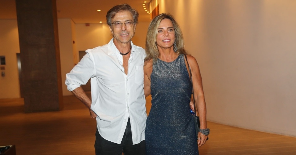 13.mar.2014- Carlos Alberto Riccelli e Bruna Lombardi