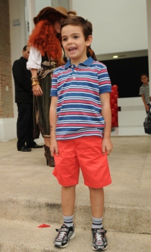 13.mar.2014- Rodrigo, filho do apresentador Faustão, marca presença na festa