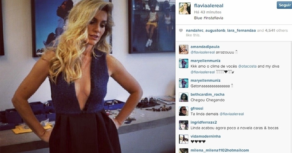 13.mar.2014 - Flávia Alessandra caprichou no decote do look desta sexta-feira (14) e compartilhou com seus seguidores no Instagram