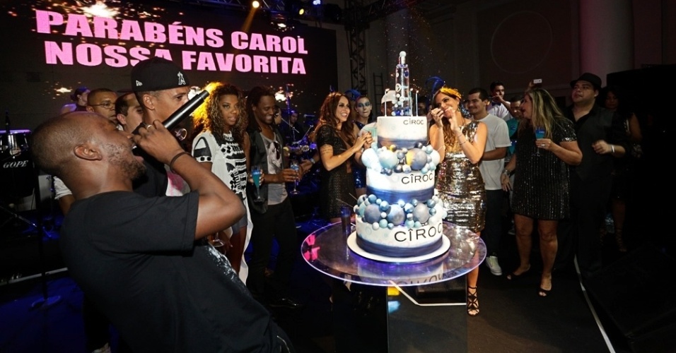 14.mar.2014 - A promoter Carol Sampaio comemorou seu aniversário com festa no Copacabana Palace, no Rio