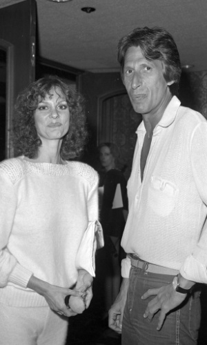 15.mar.2014 - David Brenner ao lado da atriz Lesley Ann Warren durante uma festa no Riviera Hotel e Casino, em outubro de 1979, em Las Vegas