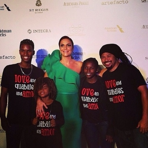 15.mar.2014 - Ivete Sangalo participou do BrazilFoundation Gala, baile de gala beneficente realizado no Pérez Art Museum Miami, na Flórida, EUA