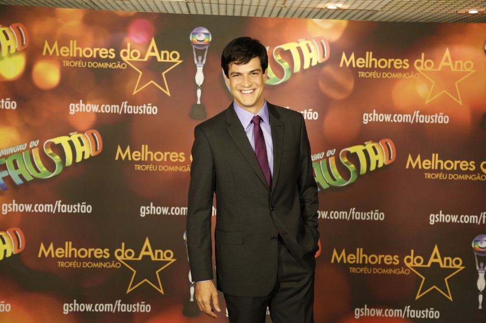 16.mar.2014 - Mateus Solano prestigiou a 18ª edição do prêmio "Melhores do Ano" concedido pelo programa "Domingão do Faustão"