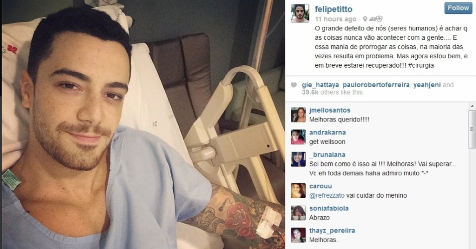 16.mar.2014 - Felipe Titto mostra foto em que aparece em cama de hospital