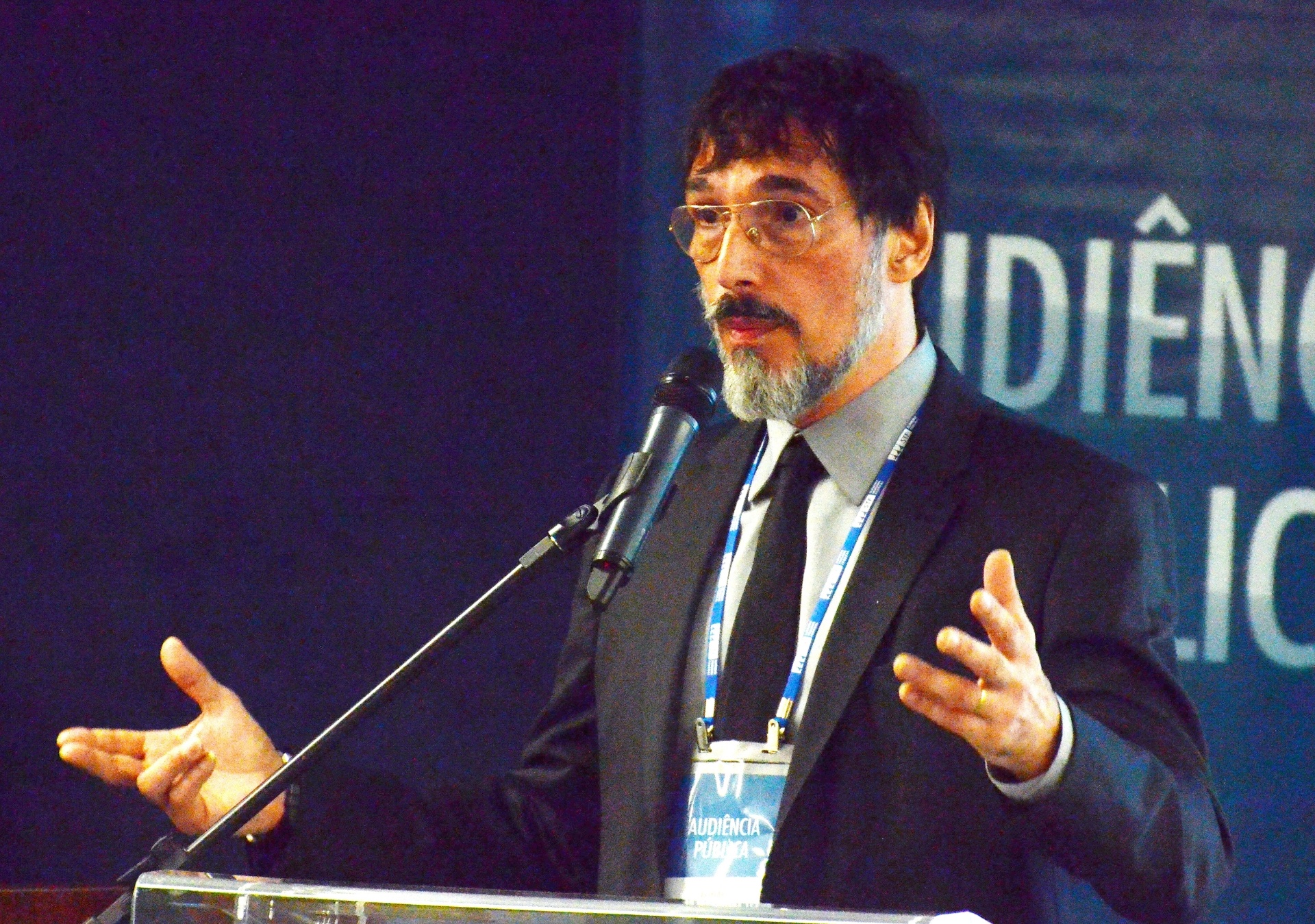 17.mar.2014 - Lobão foi um dos nomes da música a participar da audiência pública sobre a Lei 12.853/2013, que determina novas regras para a arrecadação e distribuição de direitos autorais de obras musicais - Pedro Ladeira/Folhapress